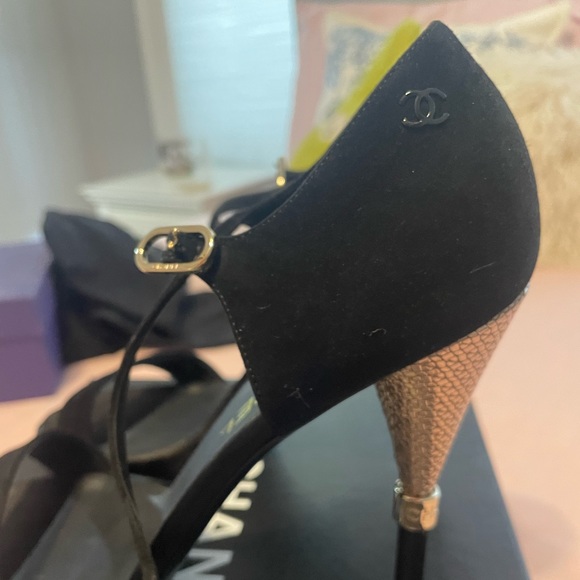 16b CHANEL Black Suede CC Logo Gold Heel Platform Sandals - Picture 5 of 10
